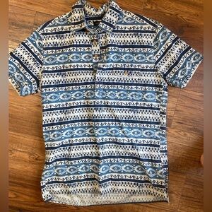 J Crew Button Up Shirt Men’s medium Blue Short Sleeve Cotton Geometric